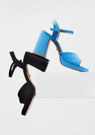 s.Oliver Sandalen mit Blockabsatz und Riemchen - blau