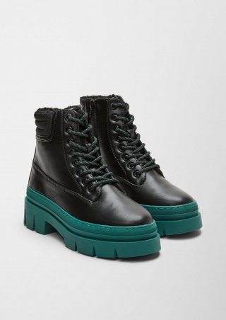 s.Oliver Stiefel mit Kontrast-Sohle - schwarz