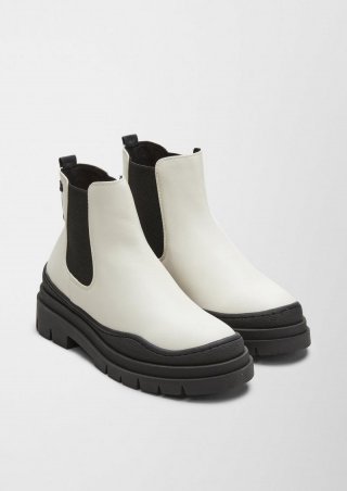 s.Oliver Stiefel in Leder-Optik - weiß