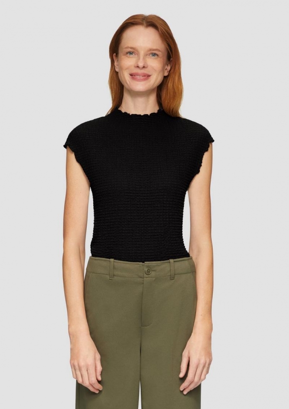 s.Oliver T-Shirt in Crêpe-Optik - schwarz