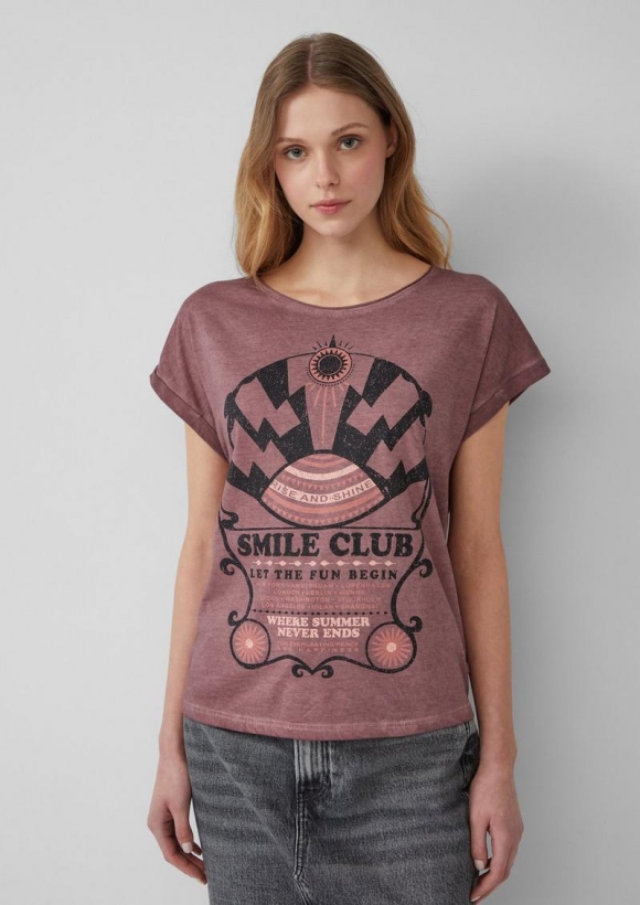 s.Oliver Gewaschenes T-Shirt mit Frontprint - aubergine