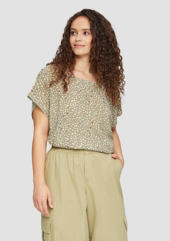 s.Oliver Oversized-Bluse mit überschnittenen Schultern und Teilungsnaht - helles olivgrün