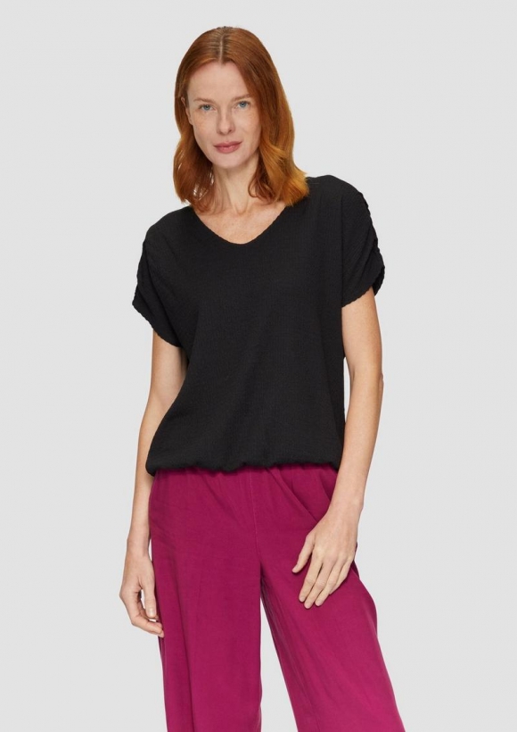 s.Oliver Crinkle-Shirt mit Falten-Detail am Ärmel - schwarz