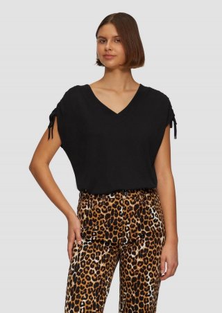 s.Oliver V-Neck Shirt mit Raffung an den Schultern - schwarz