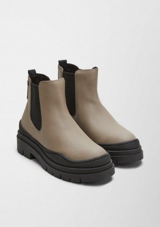 s.Oliver Stiefel in Leder-Optik - hellbraun
