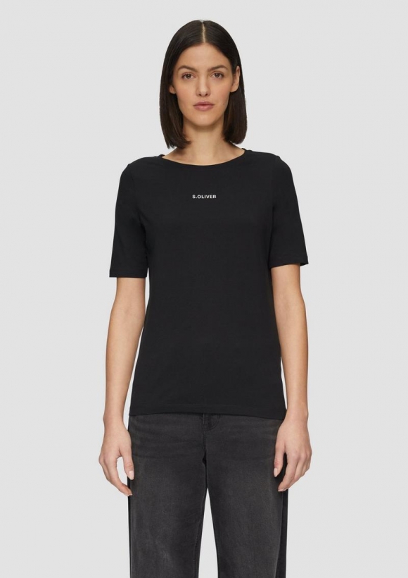 s.Oliver Elastisches T-Shirt mit Logo-Print - schwarz