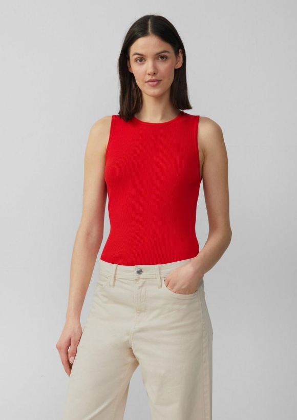 s.Oliver Geripptes Feinstrick-Top im Slim Fit - rot