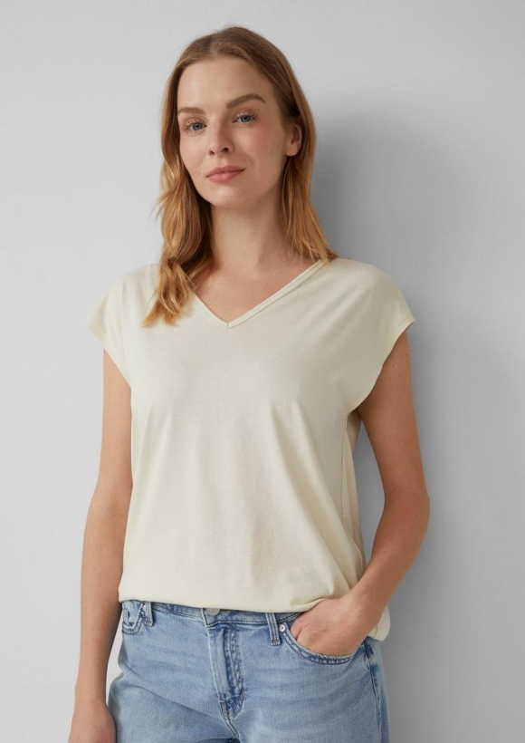 s.Oliver T-Shirt mit V-Ausschnitt und Rücken-Detail - champagner