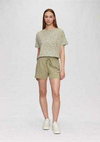 s.Oliver Shorts aus Interlock-Jersey mit Elastikbund und Eingrifftaschen - helles olivgrün