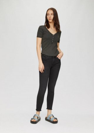 s.Oliver Verkürztes T-Shirt aus Rippware im Vintage-Look - schwarz