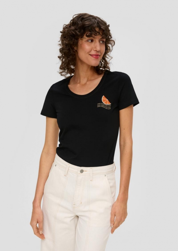 s.Oliver T-Shirt im Slim Fit mit Print-Detail - schwarz