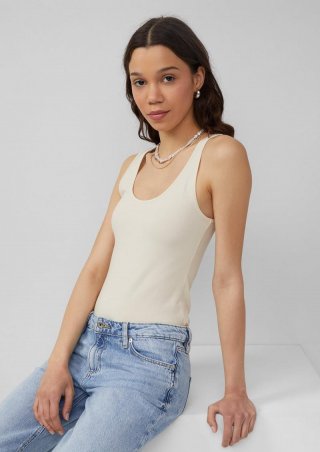 s.Oliver Elastisches Tanktop im Slim Fit - beige