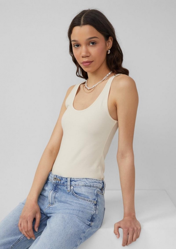 s.Oliver Elastisches Tanktop im Slim Fit - beige
