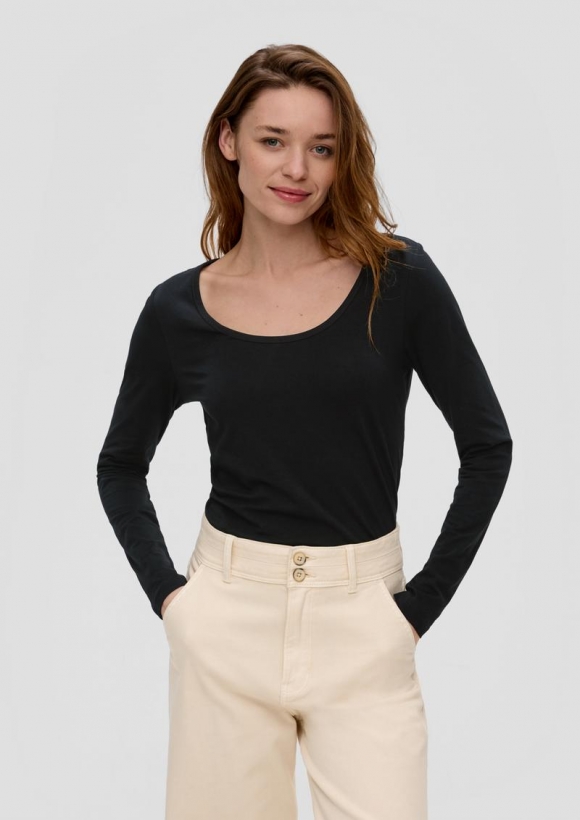 s.Oliver Langarmshirt mit tiefem Rundhalsausschnitt - schwarz