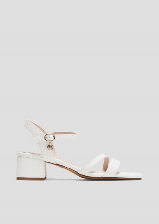 s.Oliver Sandalen mit Logo-Detail und Blockabsatz - weiß