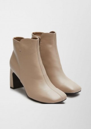 s.Oliver Stiefel in Leder-Optik - beige