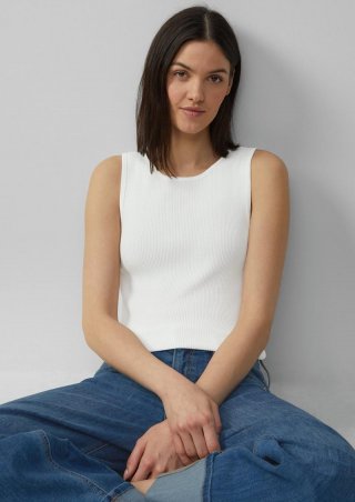s.Oliver Geripptes Feinstrick-Top im Slim Fit - creme