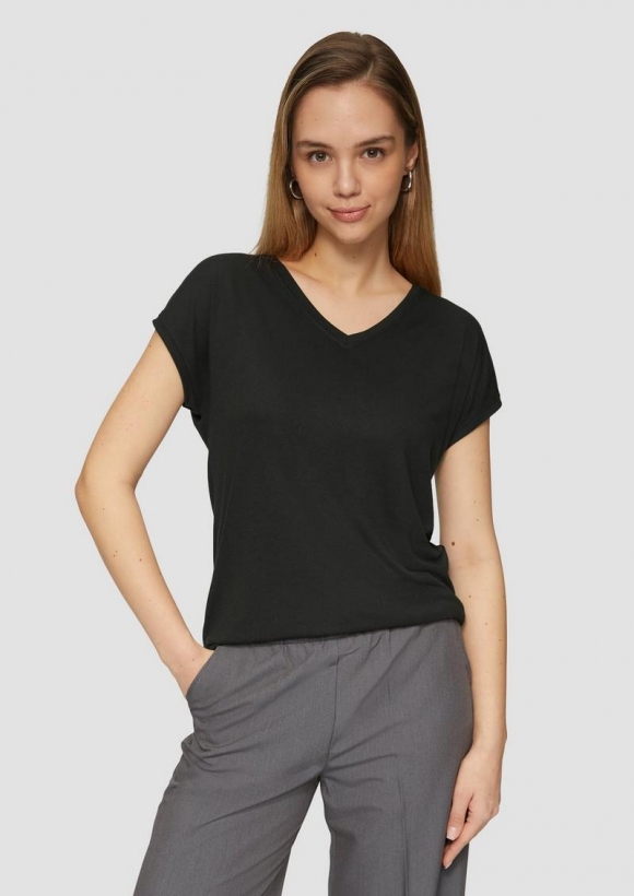 s.Oliver Locker geschnittenes T-Shirt im Modalmix - schwarz