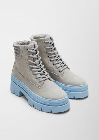 s.Oliver Stiefel mit Kontrast-Sohle - hellgrau