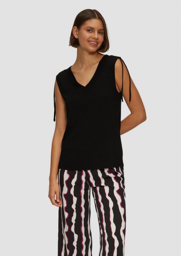s.Oliver Fließendes V-Neck Top mit Raffung im Schulterbereich - schwarz