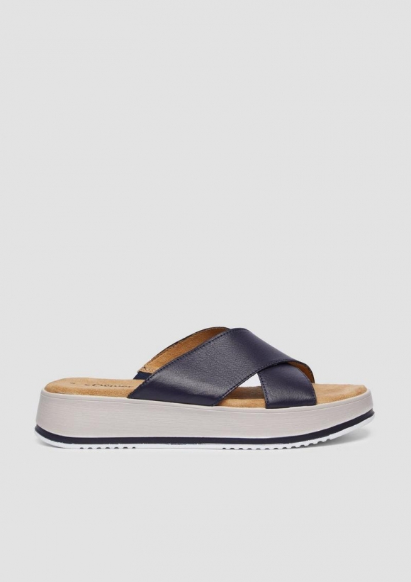 s.Oliver Legere Lederpantoletten mit Plateausohle - navy