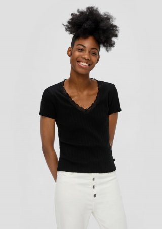 s.Oliver Geripptes T-Shirt mit Spitzen-Details - schwarz