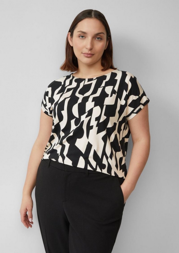 s.Oliver T-Shirt im Relaxed Fit mit Herz-Stickerei - schwarz