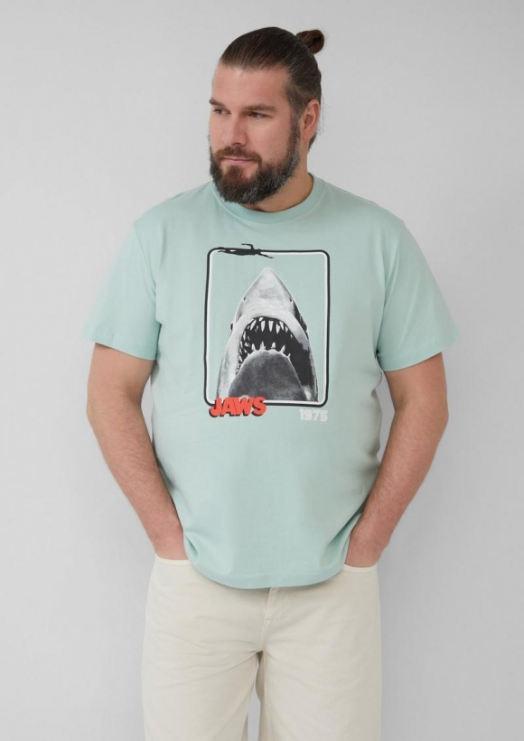 s.Oliver T-Shirt aus Baumwolle mit Jaws© UCS LLC-Print - ozeangrün