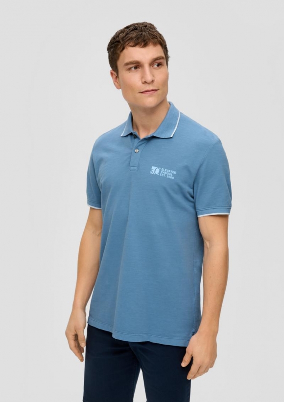 s.Oliver Poloshirt mit Piquêstruktur und Logo-Print - hellblau