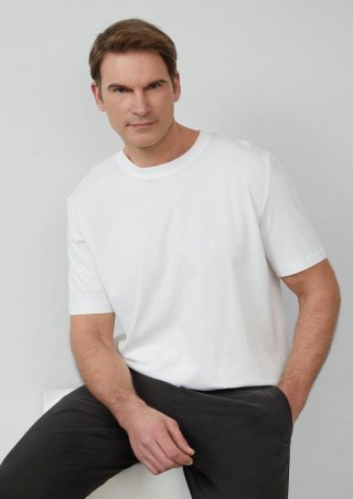 s.Oliver Baumwoll-T-Shirt mit Logo-Print - weiß