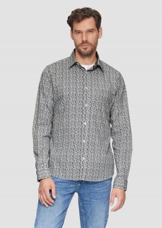 s.Oliver Slim Fit: Gemustertes Hemd mit Kentkragen - weiß
