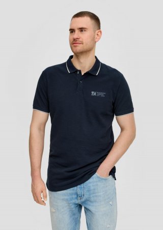 s.Oliver Poloshirt mit Piquêstruktur und Logo-Print - navy