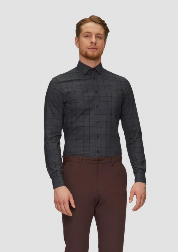 s.Oliver Tailored Fit: Kariertes Hemd aus Baumwollstretch - dunkelgrau