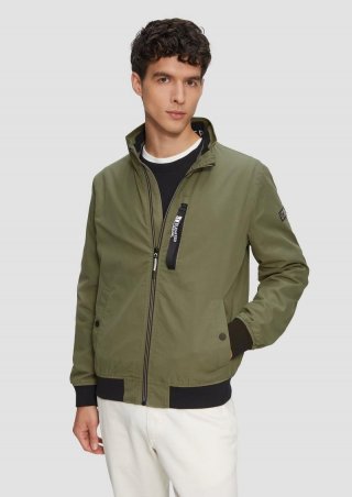 s.Oliver Outdoor-Jacke mit Stehkragen und Kontrast-Details - olivgrün