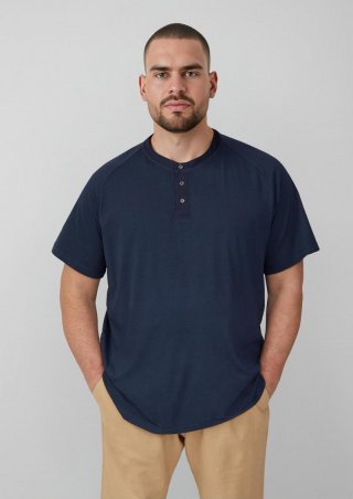 s.Oliver Henley-T-Shirt mit Raglanärmeln und Garment Dye - tiefblau