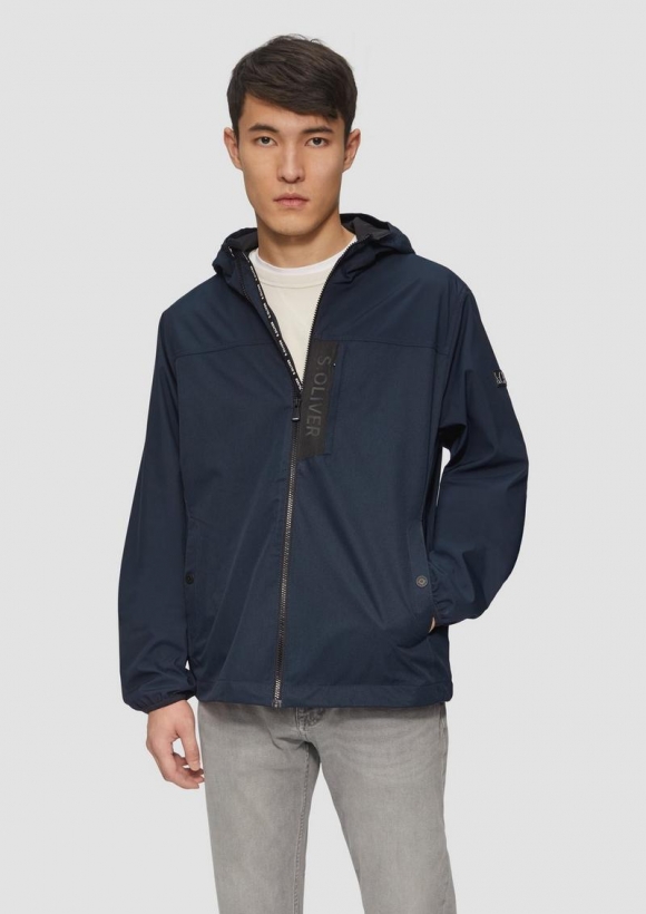 s.Oliver Sportive Jacke mit Kapuze und Logo-Details - navy