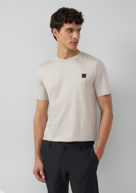 s.Oliver T-Shirt aus merzerisierter Baumwolle mit Logo-Detail - helles beige