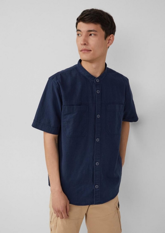 s.Oliver Relaxed Fit: Kurzarmhemd mit Stehkragen aus Leinenmix - tiefblau