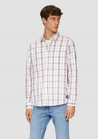 s.Oliver Regular Fit: Kariertes Hemd mit Label-Patch - weiß