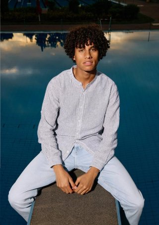 s.Oliver Regular Fit: Stehkragenhemd aus gestreiftem Oxford - tiefblau