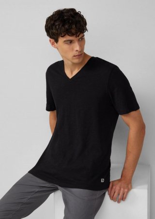 s.Oliver T-Shirt aus Baumwolle mit V-Ausschnitt - schwarz