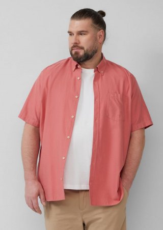 s.Oliver Regular Fit: Kurzärmeliges Twillhemd mit Button-Down-Kragen - himbeere