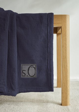 s.Oliver Weiche Decke mit Logo-Detail - dunkelblau