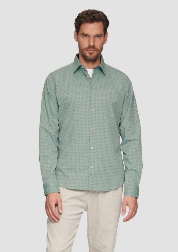 s.Oliver Slim Fit: Gemustertes Hemd mit Kentkragen - salbeigrün