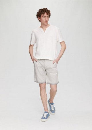 s.Oliver Chino-Shorts aus Baumwolle mit fixiertem Umschlag - wollweiß
