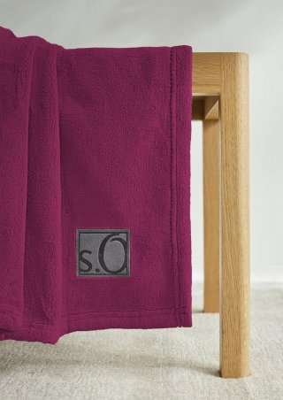s.Oliver Weiche Decke mit Logo-Detail - lila