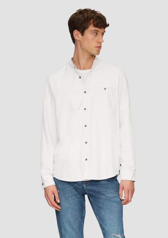 s.Oliver Regular Fit: Strukturiertes Baumwollhemd mit Stehkragen - weiß