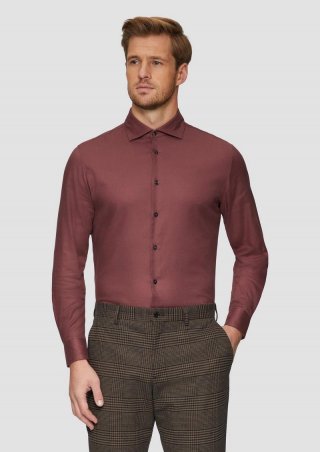 s.Oliver Tailored Fit: Fein strukturiertes Hemd aus Comfort Stretch - bordeaux