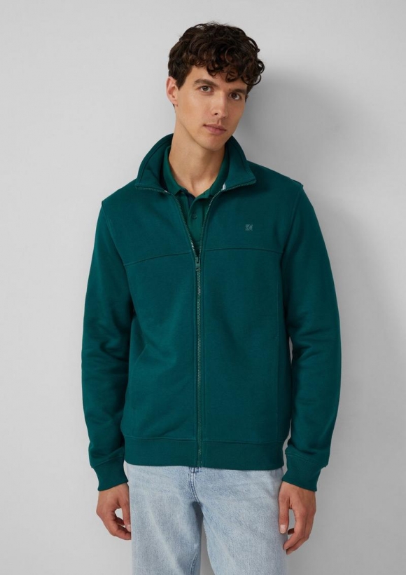 s.Oliver Sweatjacke mit Stehkragen und Logo-Detail - tannengrün