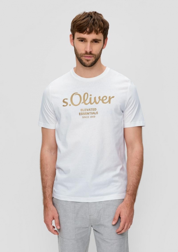 s.Oliver T-Shirt aus Baumwolle mit Label-Print - weiß